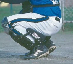 Easton YOUTH Catcher Knee Savers Black -SOFTBALL Sales a33 690a 1